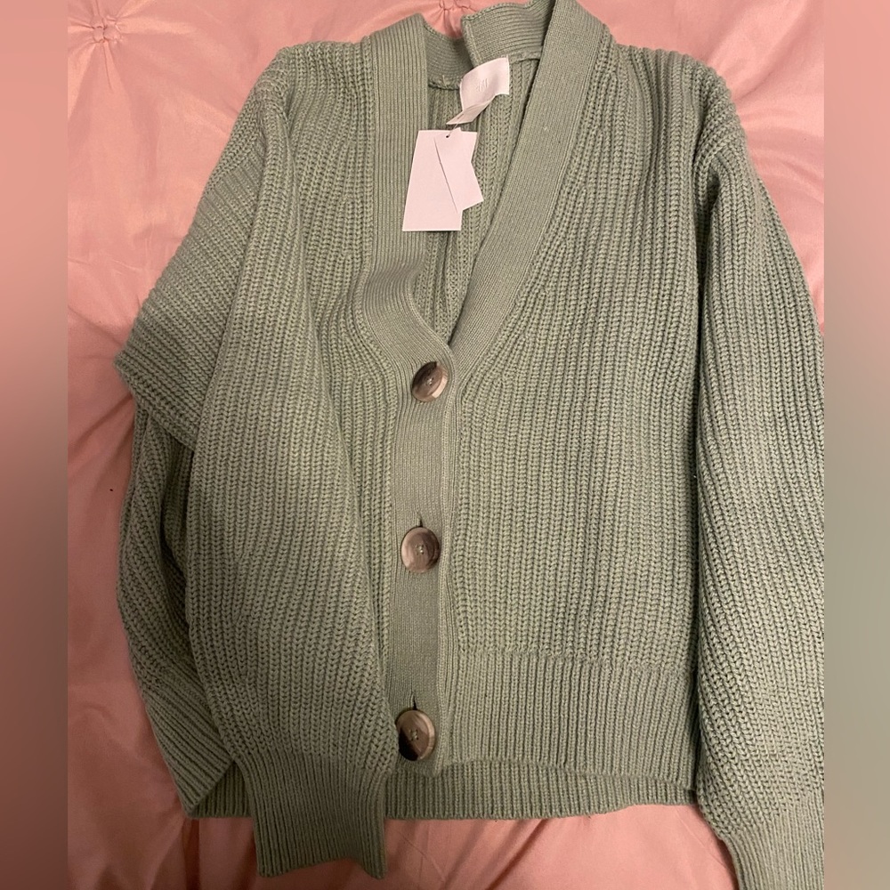 NWT CARDIGAN